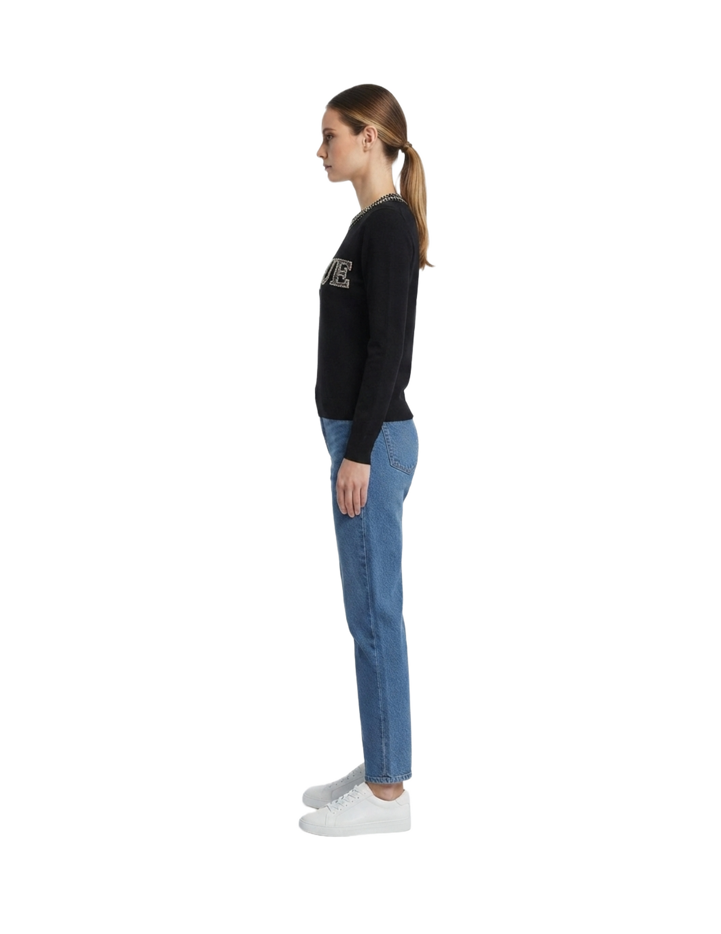 Sueter negro tipo blusa con aplicaciones de brillos