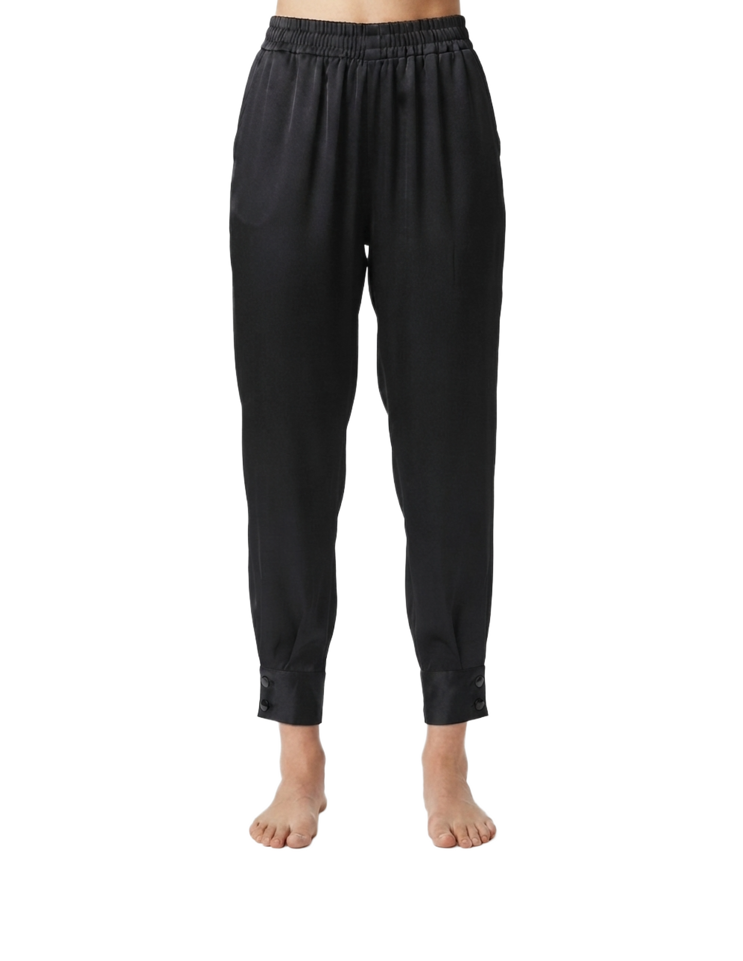 Pantalón negro con entalle en talones