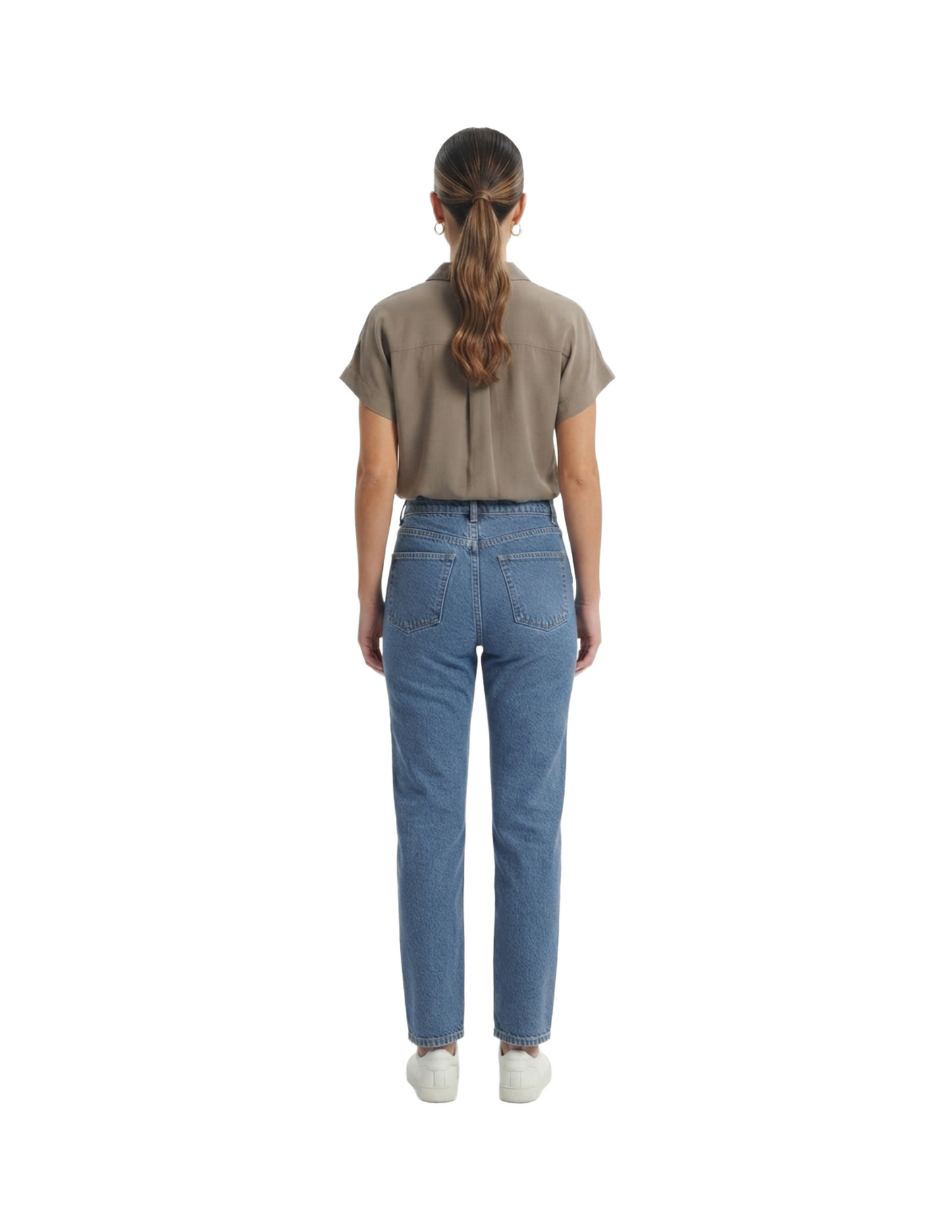 Blusa beige abotonada con amarre