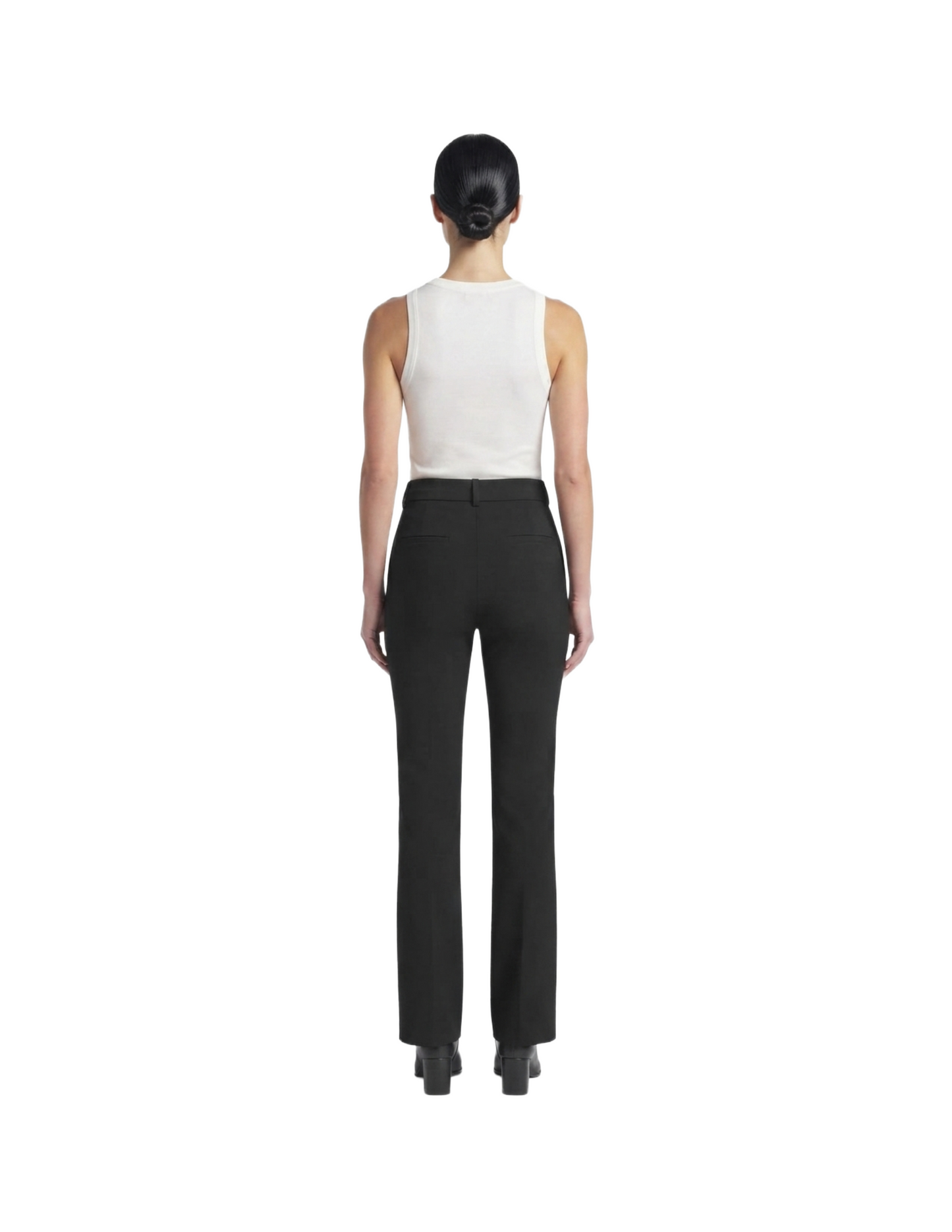 Pantalón negro con pinzas con cinto