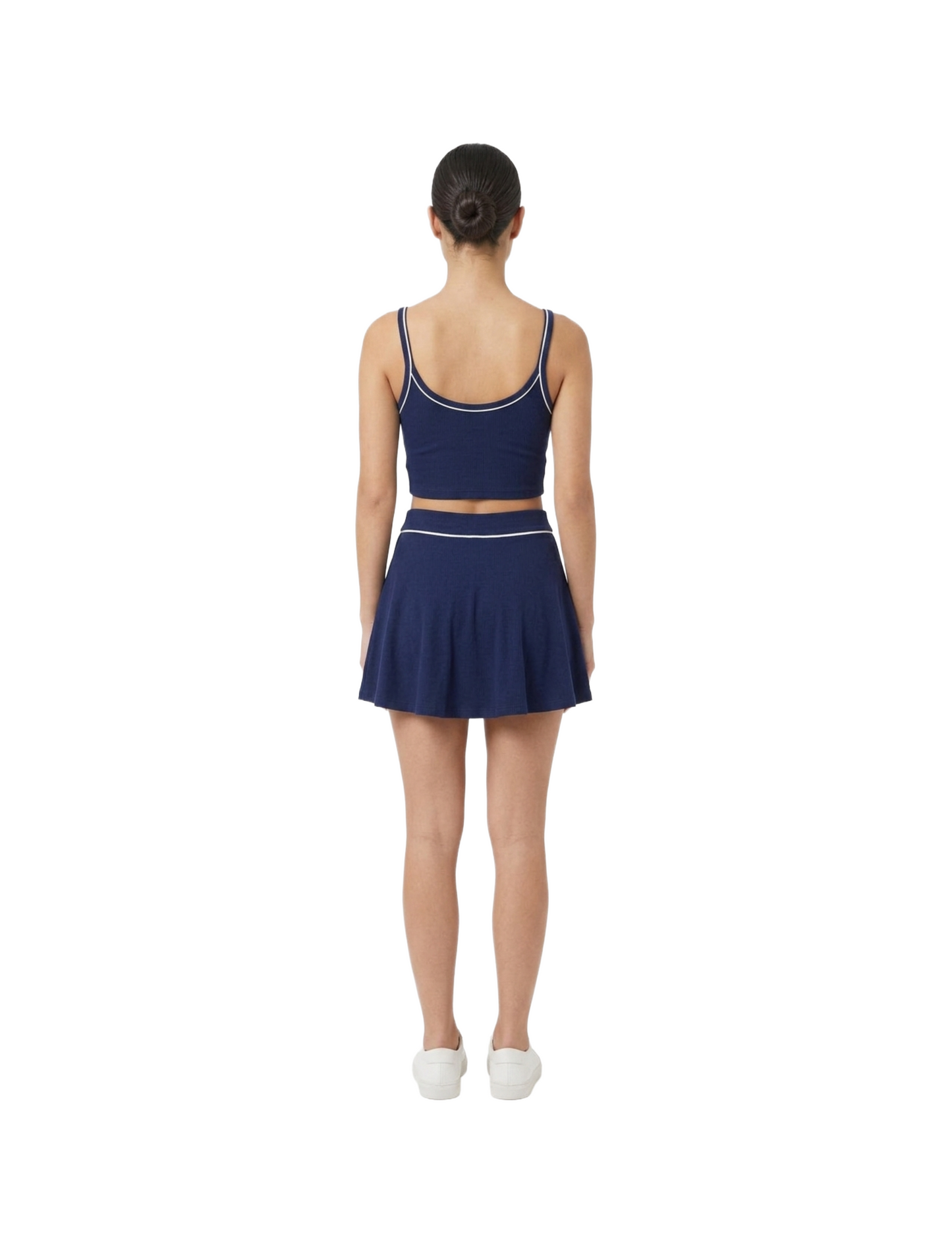 Conjunto deportivo azul de dos piezas