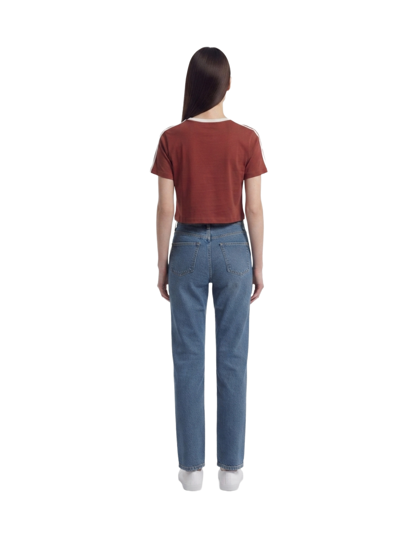 Blusa roja sport con numero en pecho