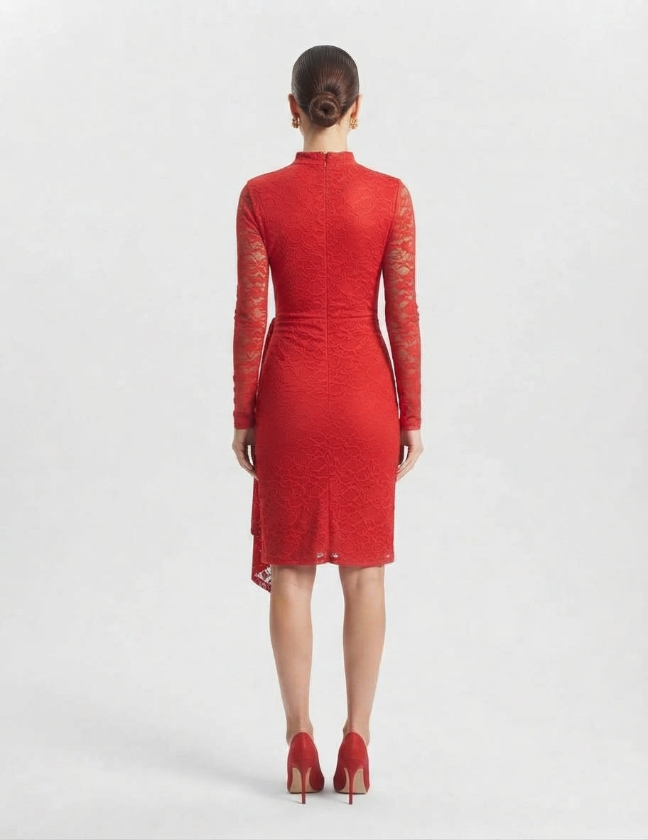 Vestido rojo con medio cinto de encaje