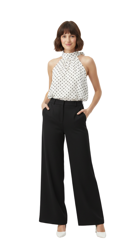 Blusa tipo halter blanca con puntos decorativos