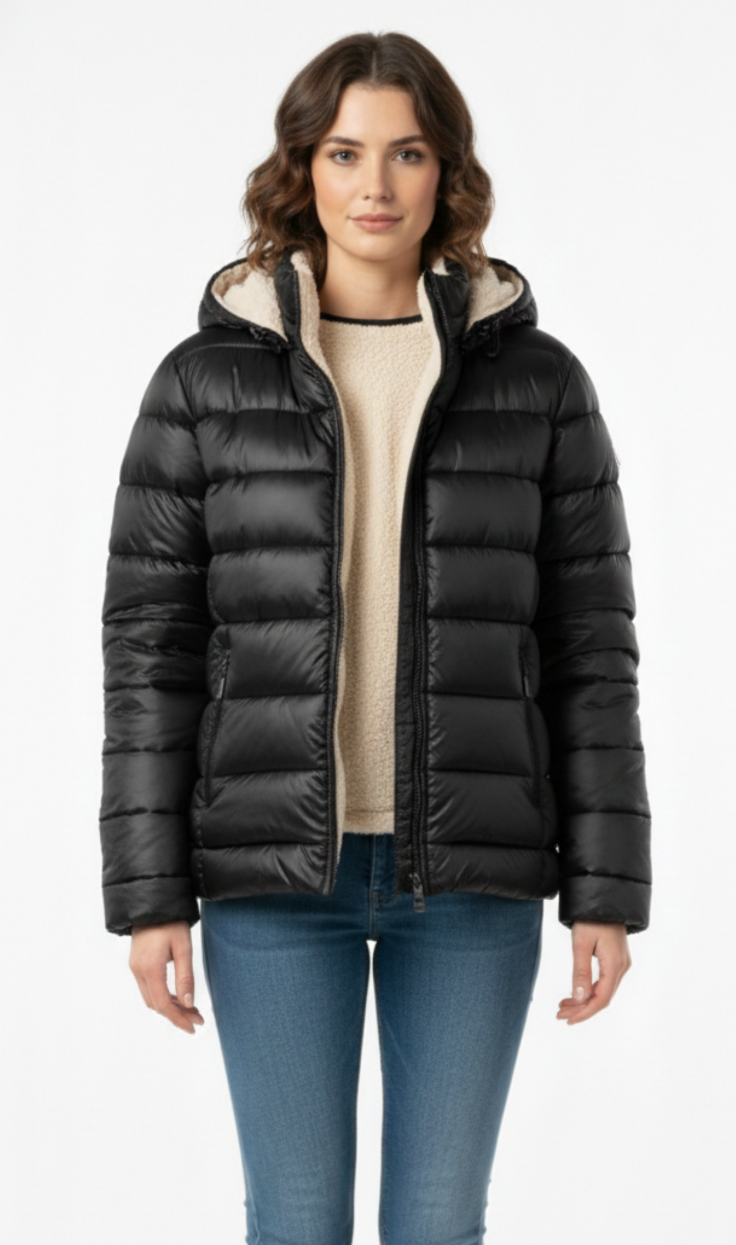 Chamarra de doble vista negra con detalle de peluche