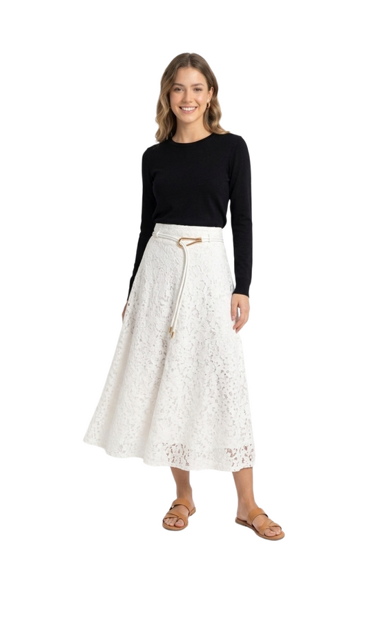 Falda blanca de encaje larga con detalle de cinto
