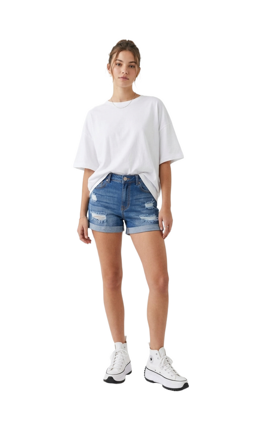 Short de mezclilla con desgarre y deslavado