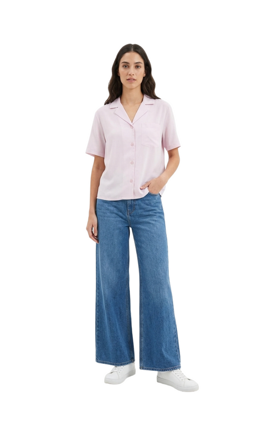 Blusa rosa con bolsita en pecho abotonada