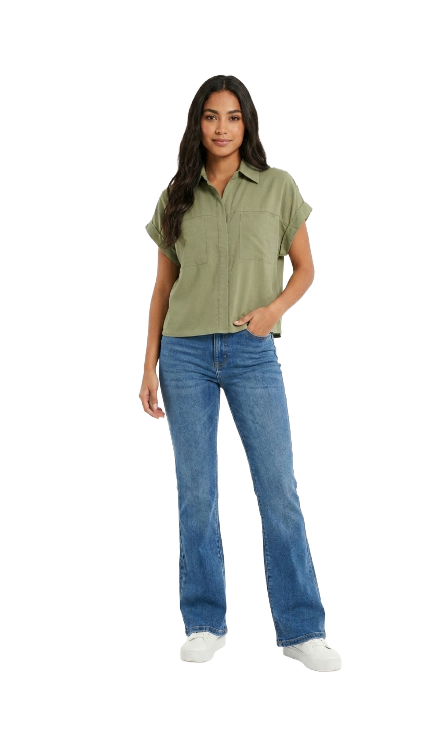 Blusa verde abotonada con bolsas en pecho