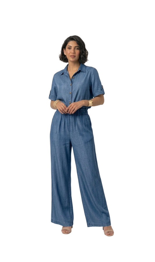 Conjunto azul de blusa abotonada con pantalon