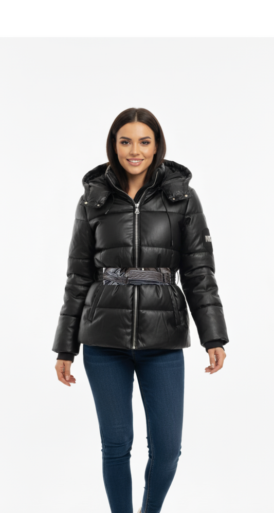 Chamarra negra tipo vinipiel estilo cazadora