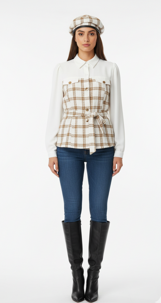 Blusa blanca con detalle de tejido cuadriculado