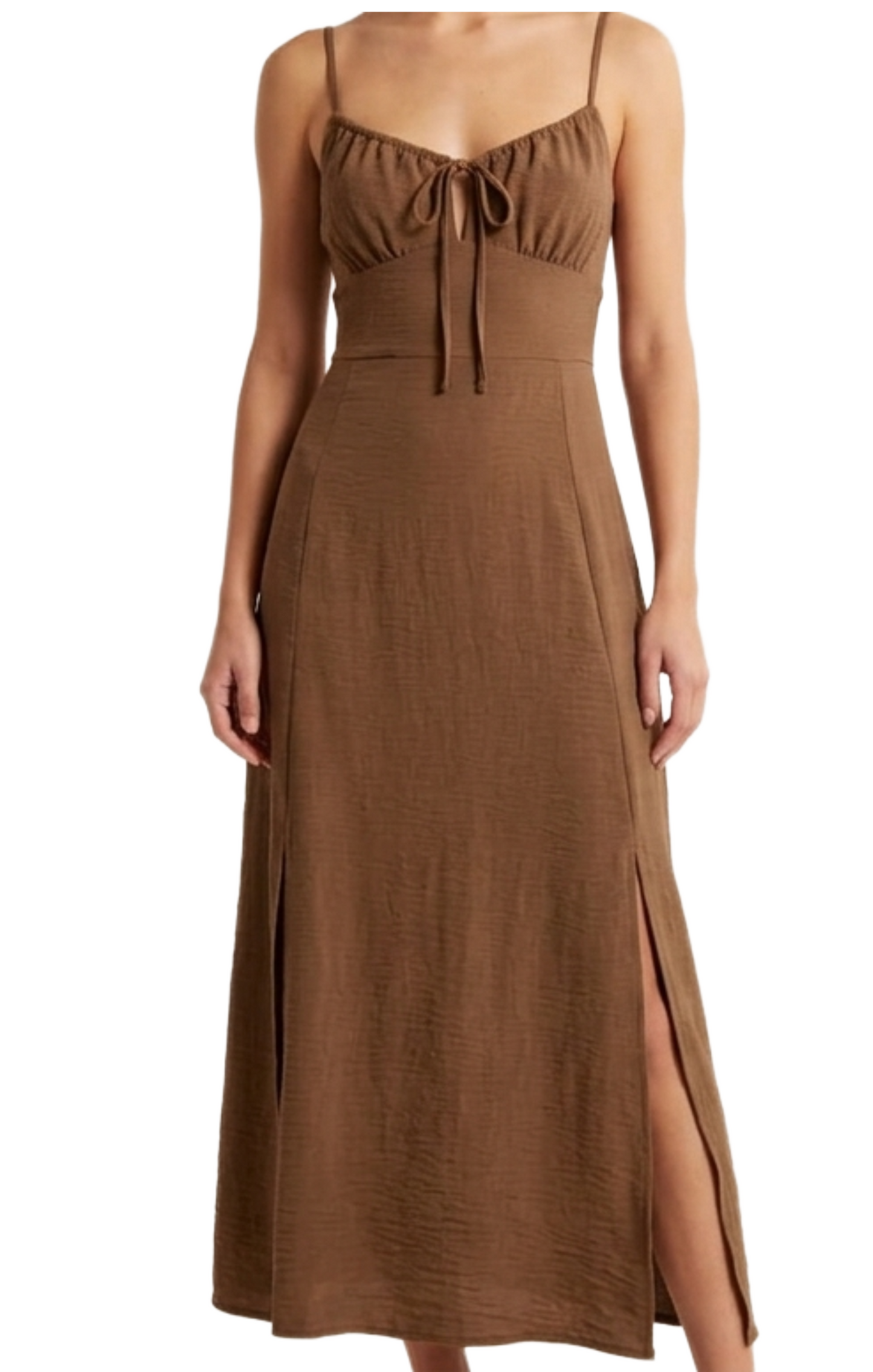 Vestido cafe de tirantes con amarre en pecho y aberturas en piernas