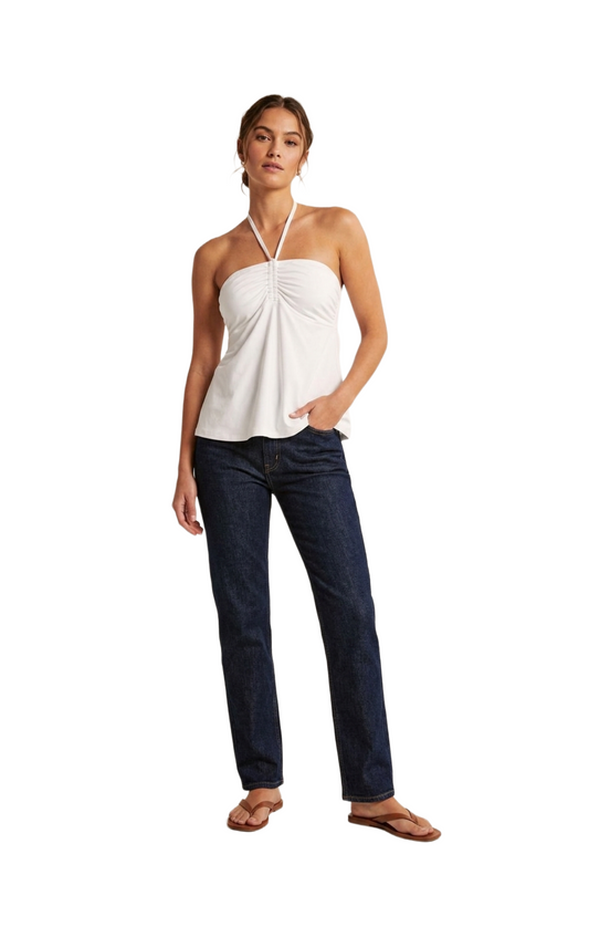 Blusa blanca con tirante en cuello plisado en pecho
