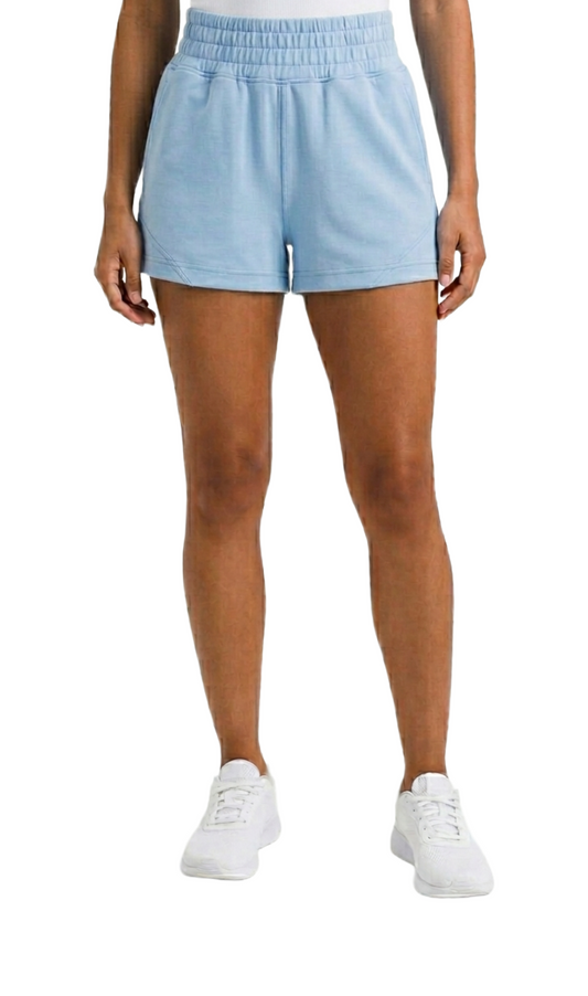 Short azul con bolsas laterales y elastico en cintura