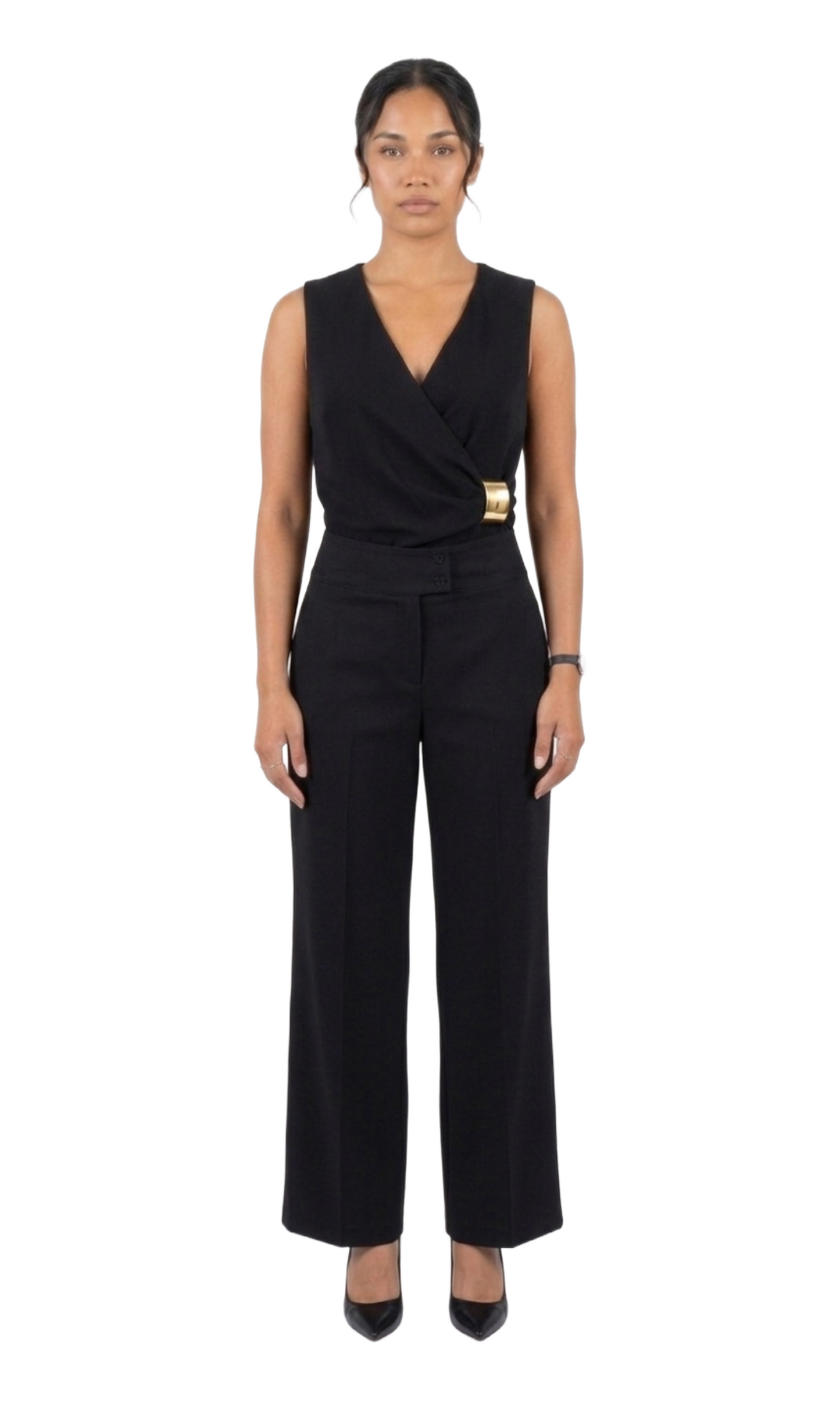 Conjunto de blusa con escote cruzado y detalle metálico lateral