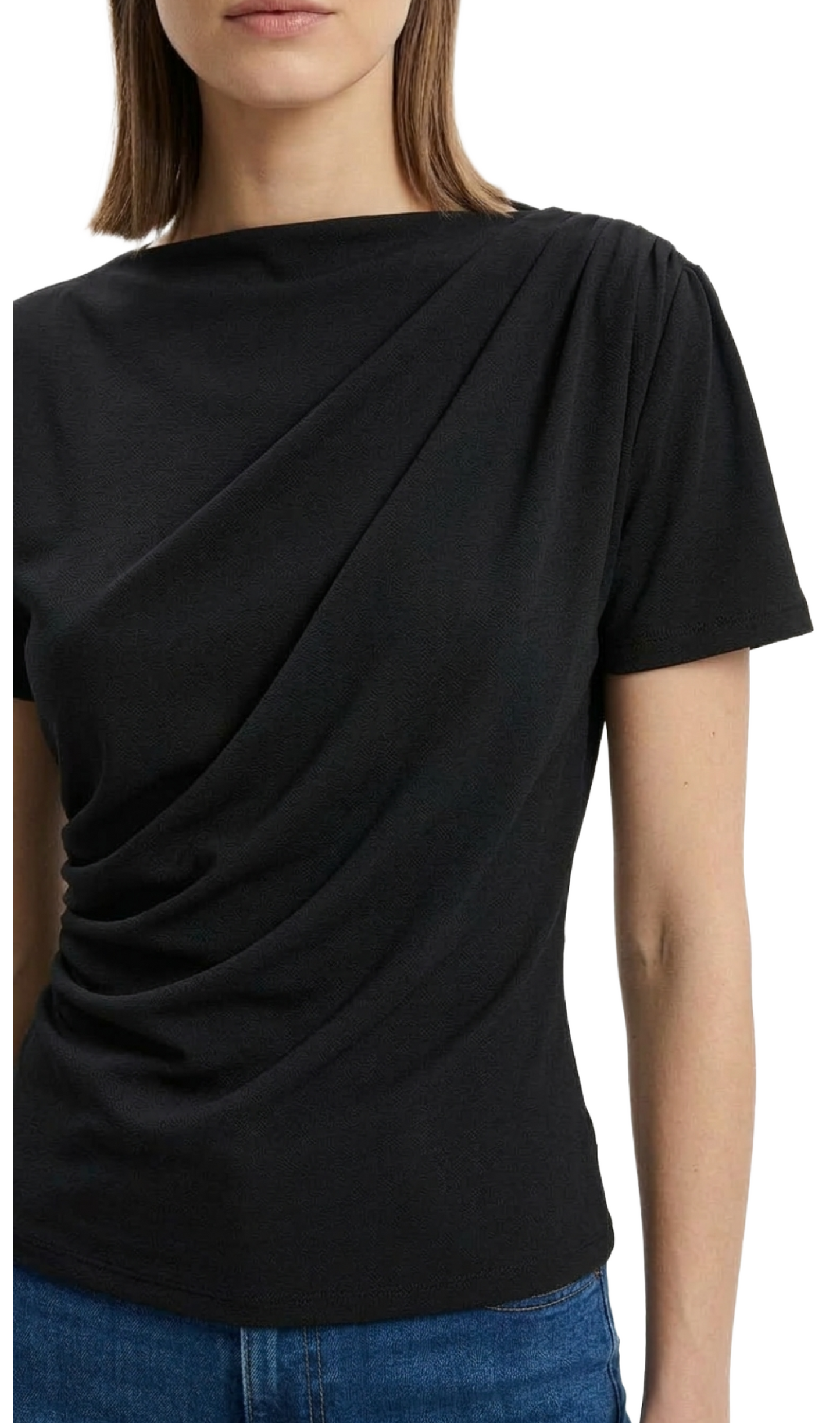 Blusa negra con detalle de plisado en hombro manga corta