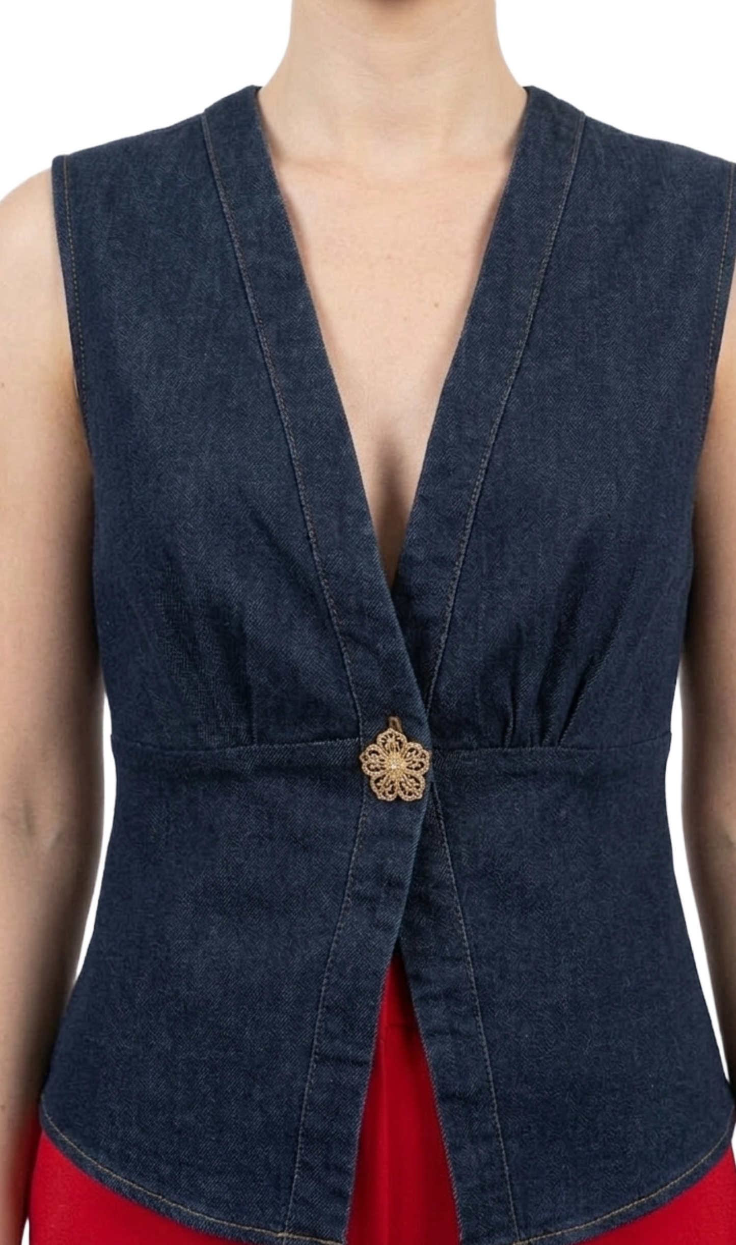 Blusa de mezclilla oscura con cierre a un solo boton