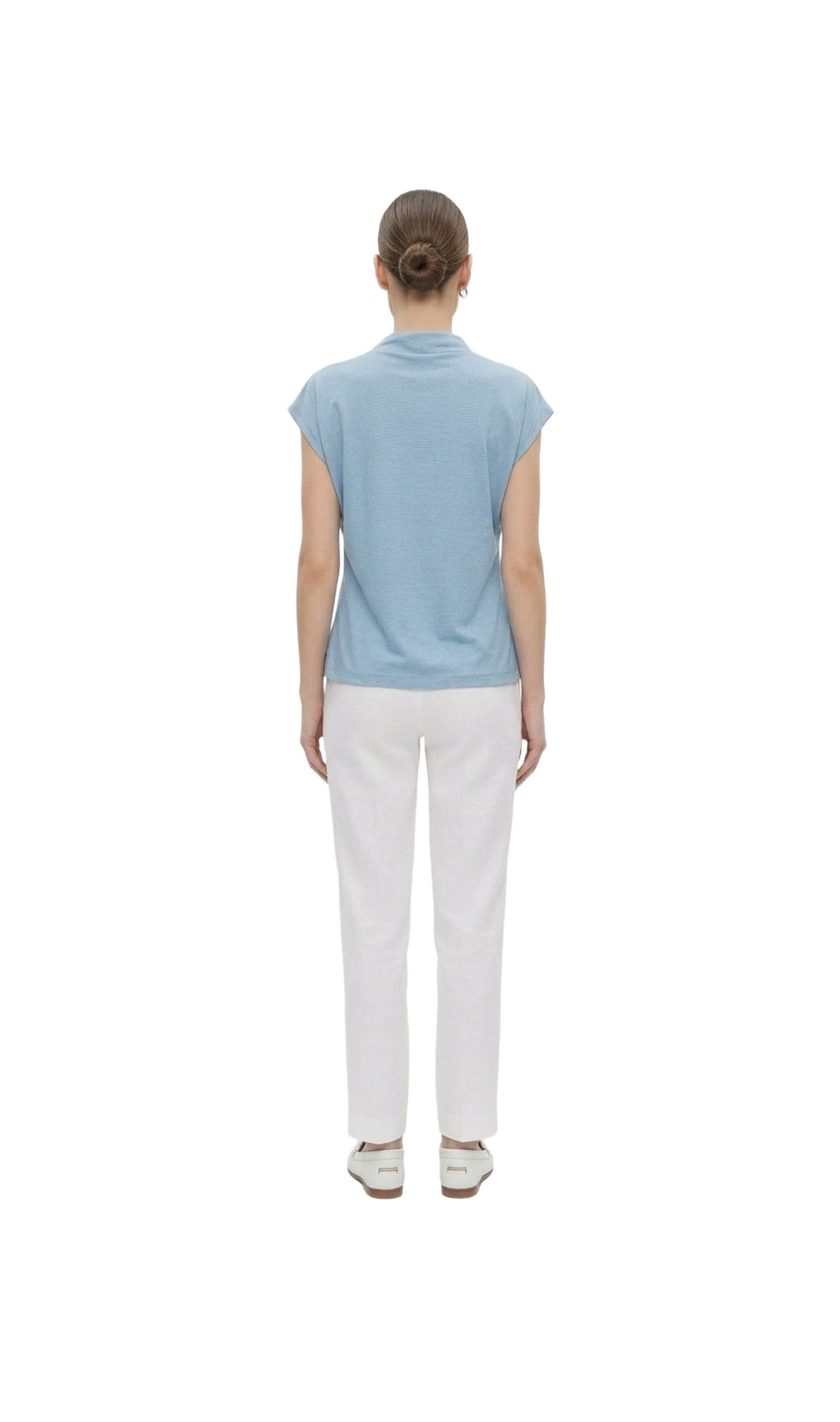 Blusa azul con plisado en hombros