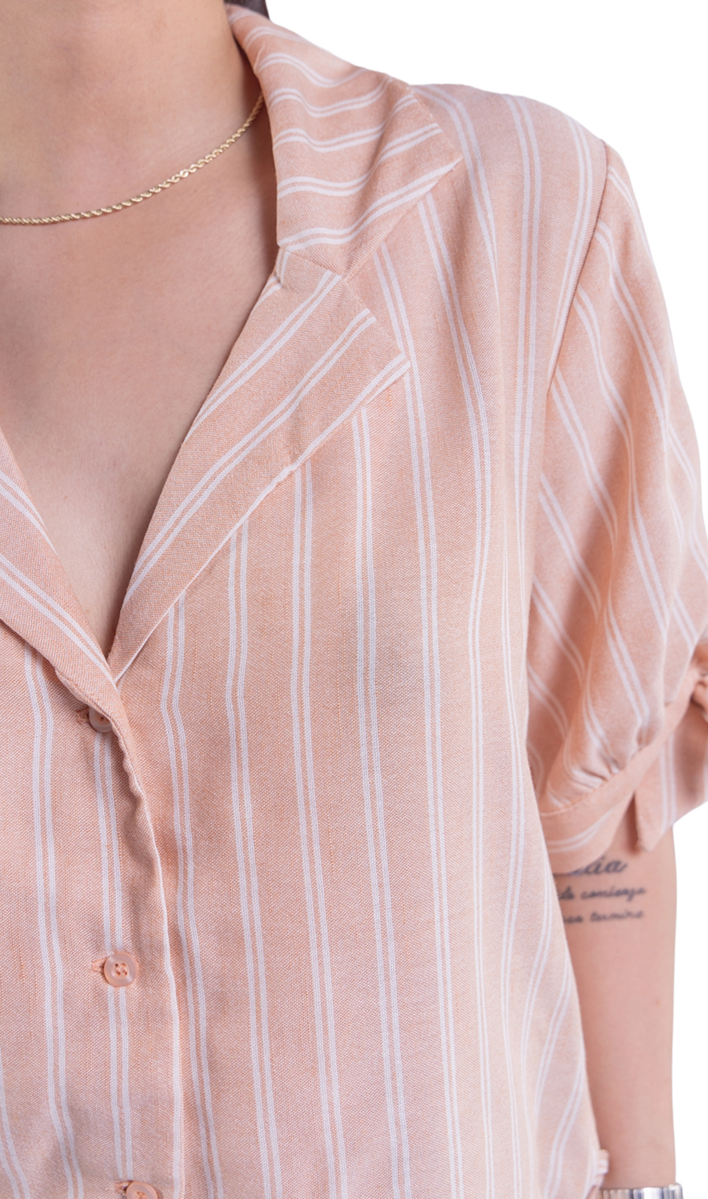 Blusa abotonada de rayas con amarres laterales