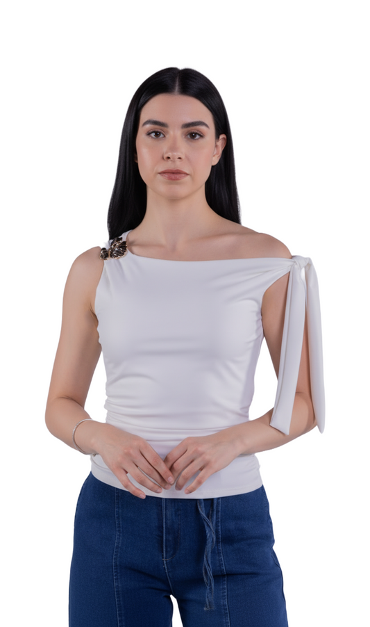 Blusa de tirantes con detalle metálico en hombro