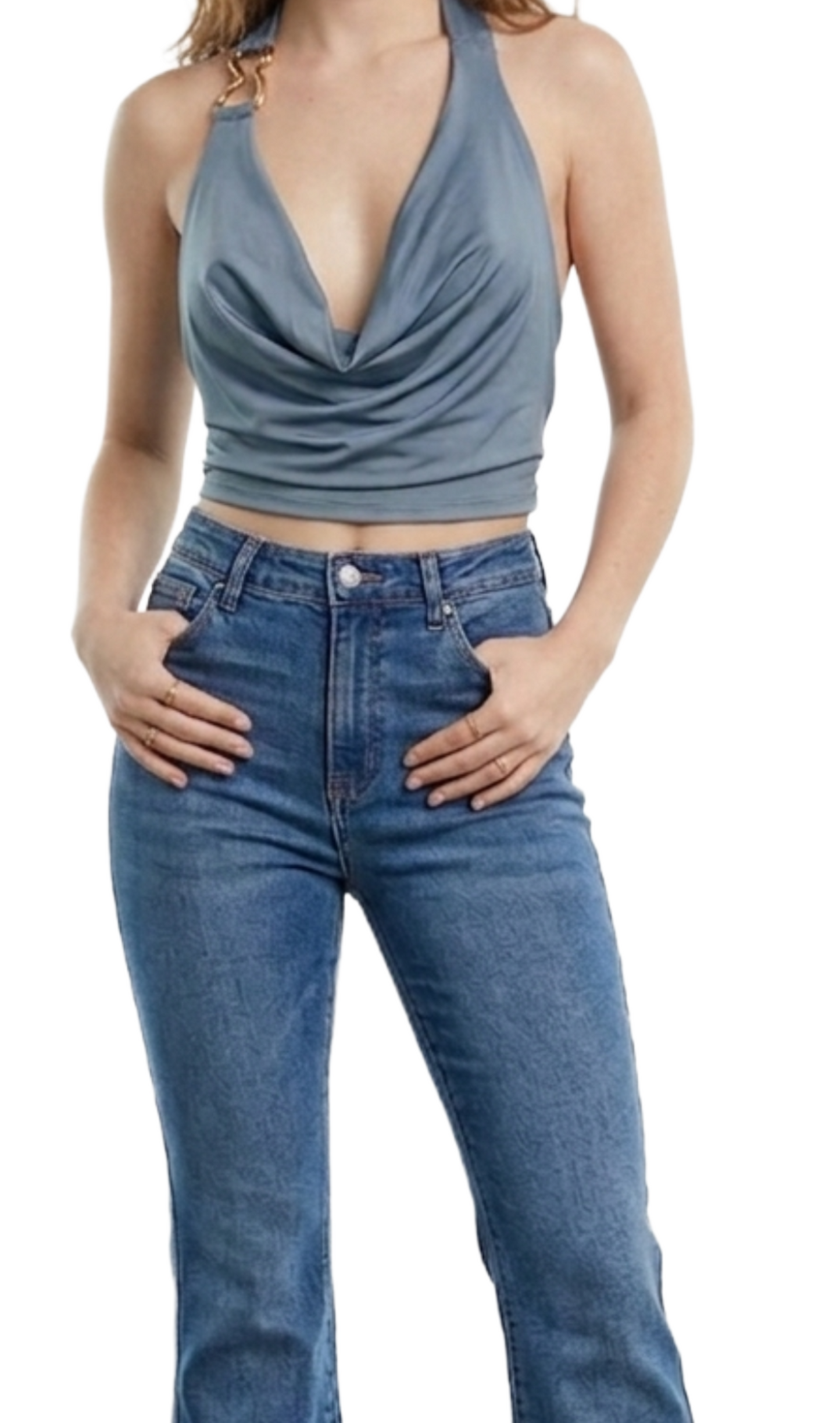 Blusa estilo halter satinada azul con detalle de metal en cuello