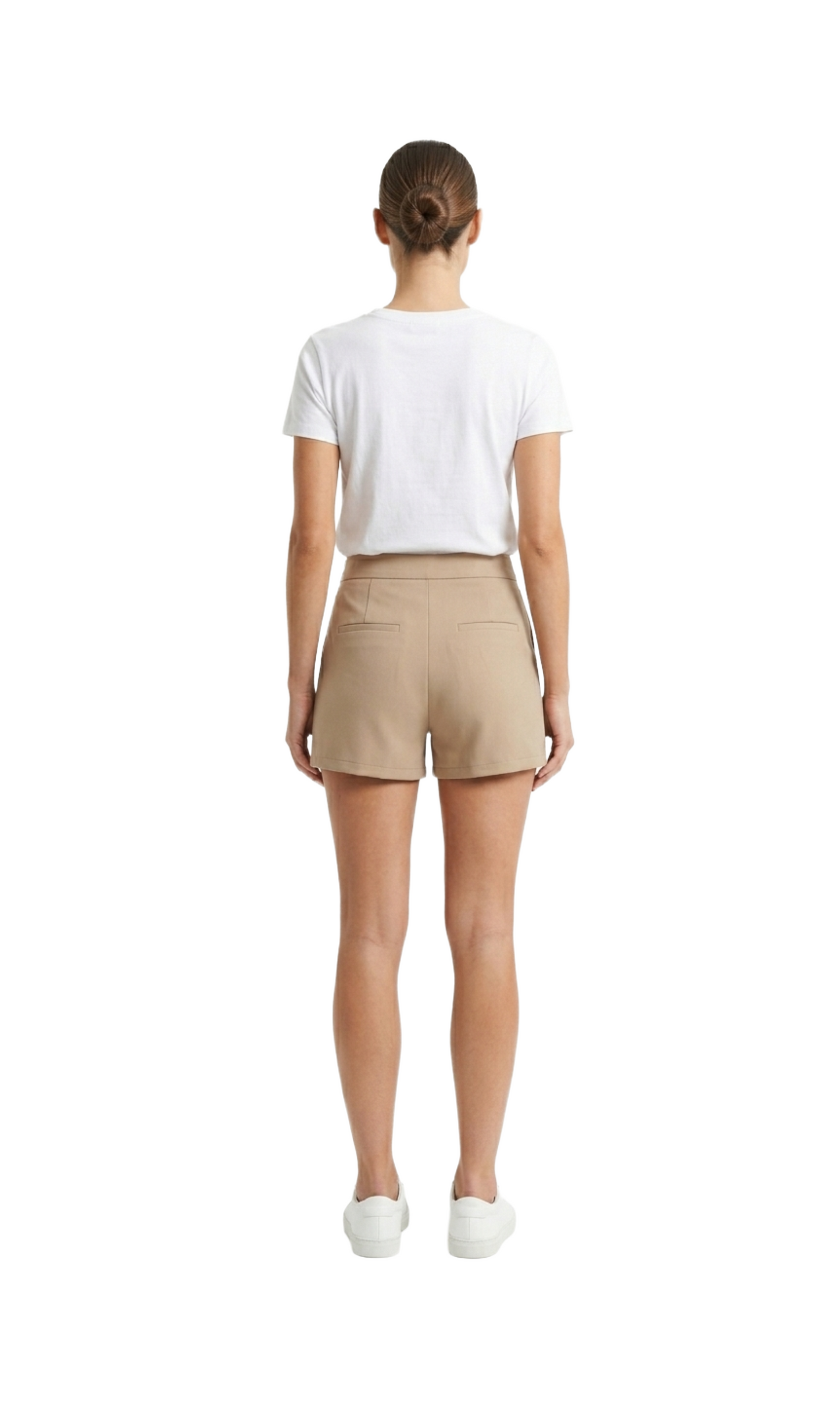 Conjunto beige de short y camisa