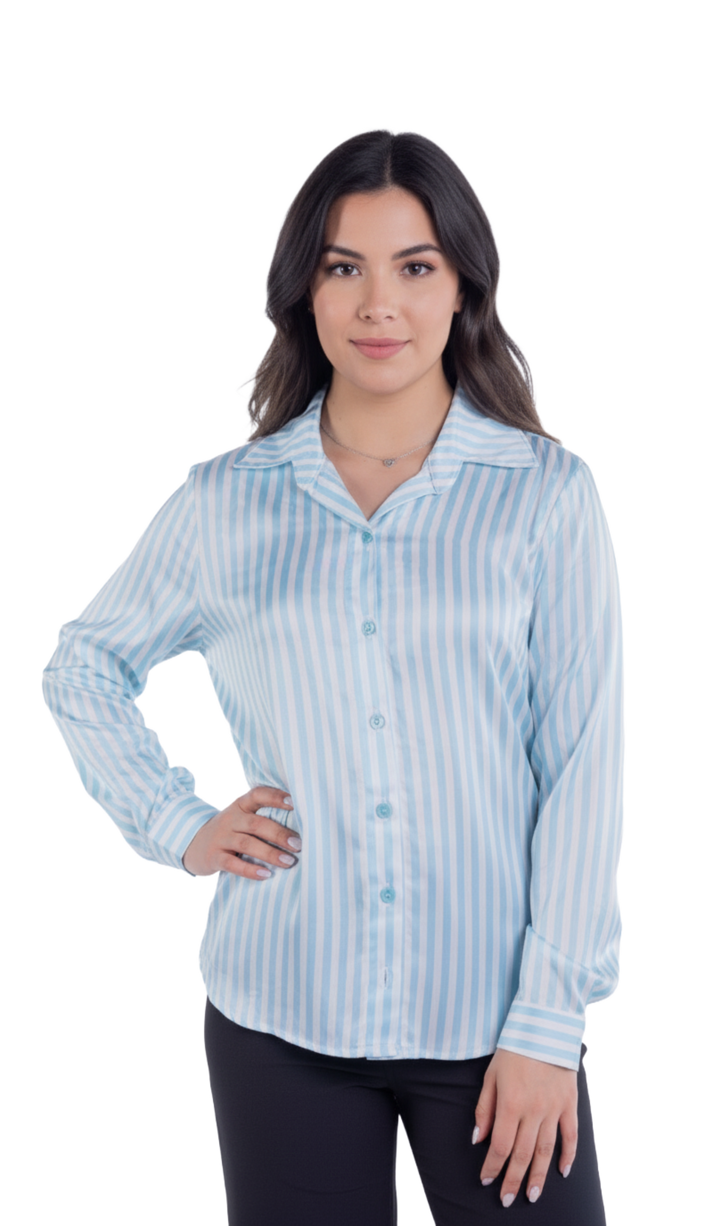Blusa satinada de rayas azul y blancas abotonada