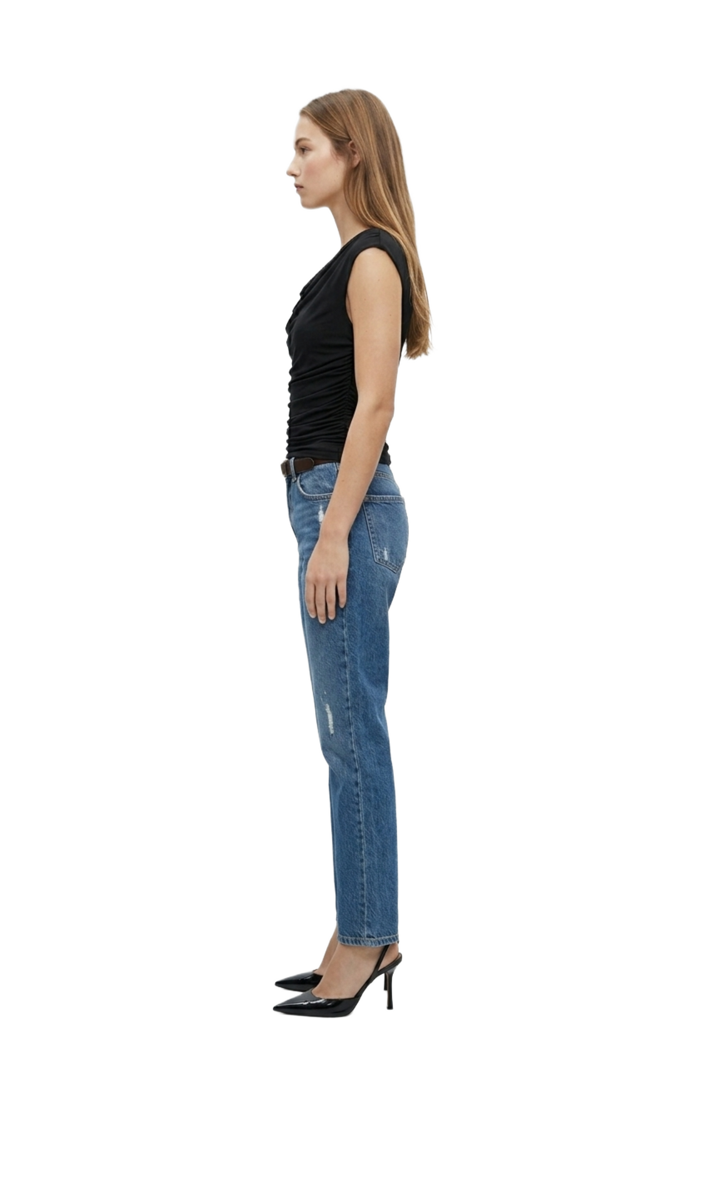 Blusa negra plisada al cuerpo