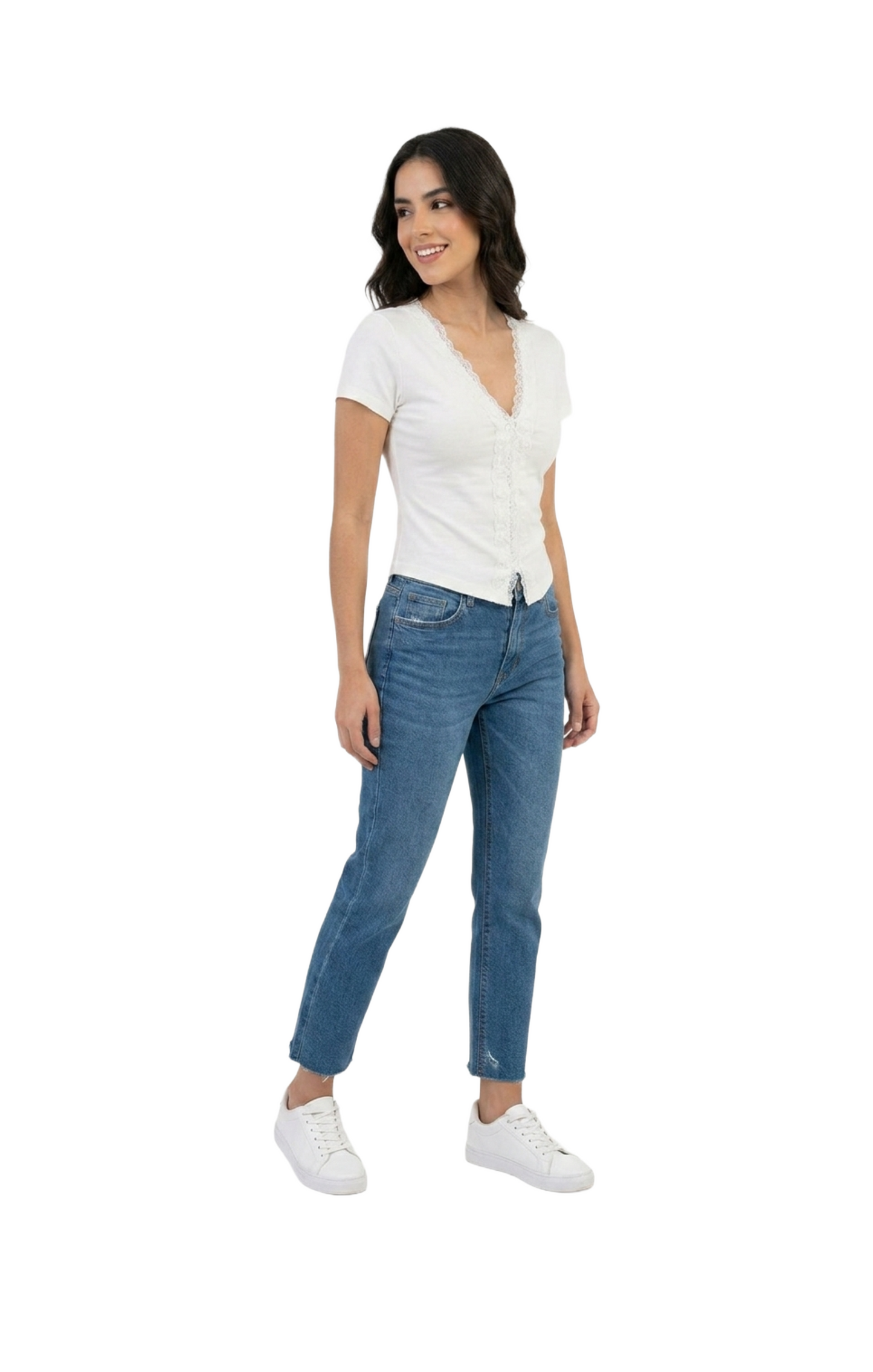Blusa blanca con encaje decorativo