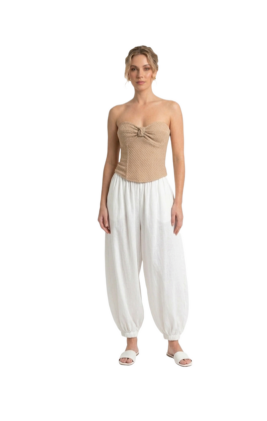 Blusa strapless beige con relieve