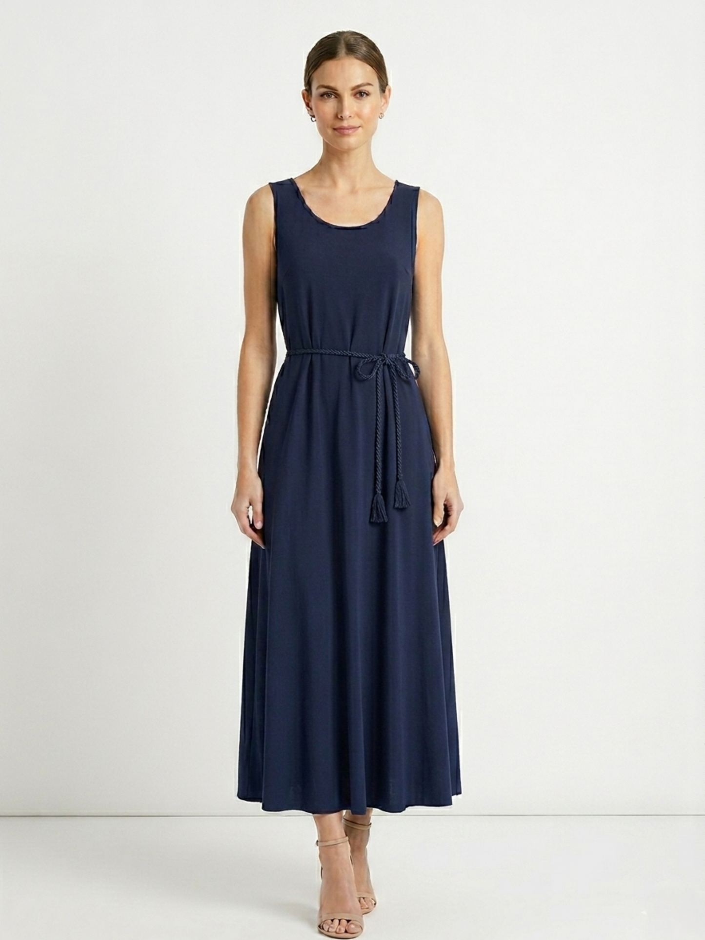 Vestido azul cuello redondo largo con cinto de tela ajustable
