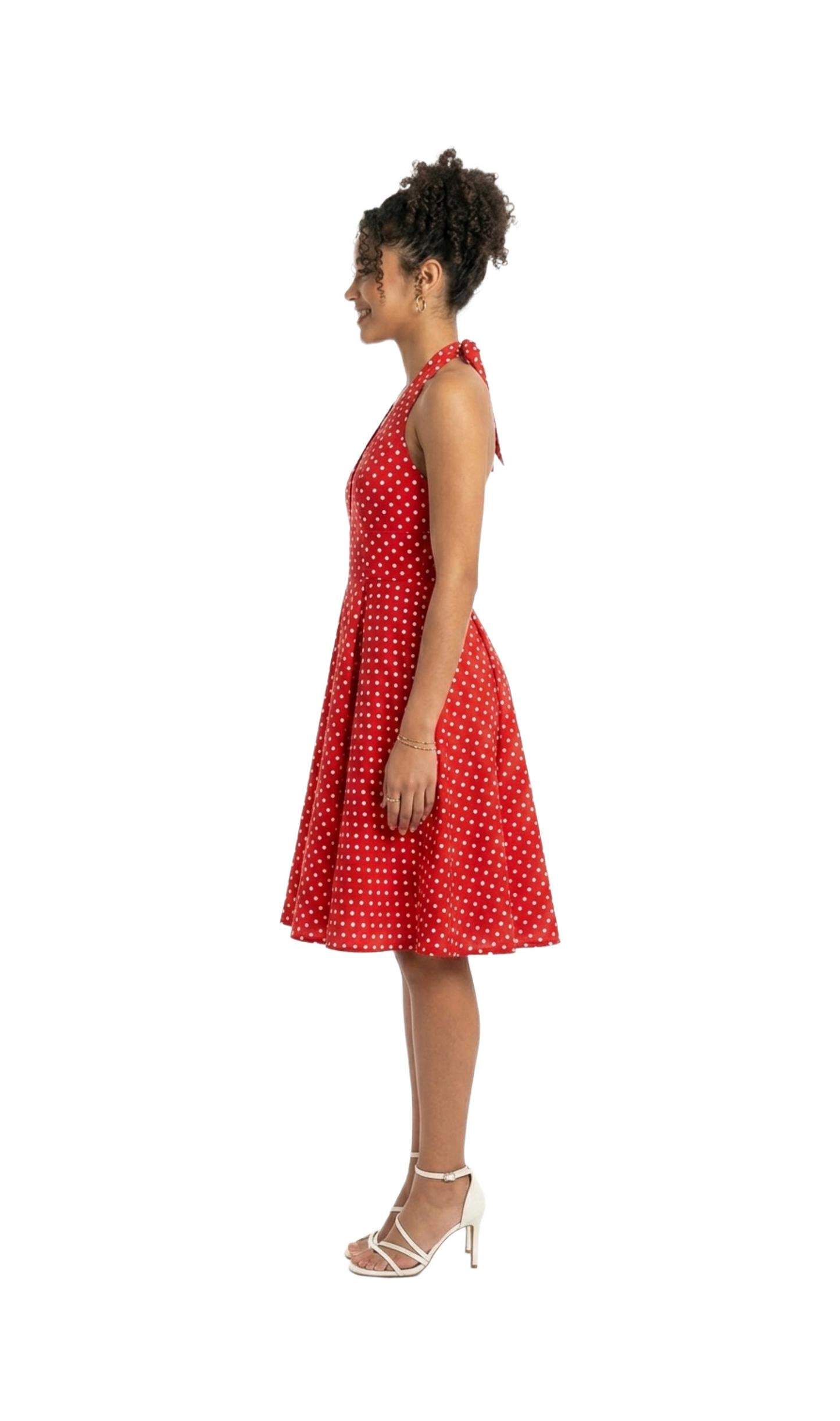 Vestido rojo con puntos blancos tipo halter